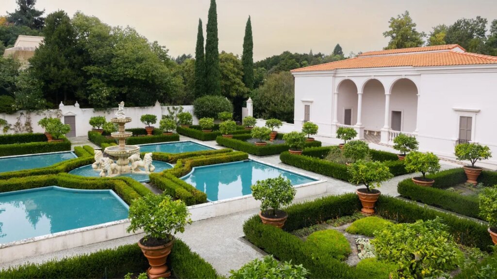 Faites une visite à l'intérieur du jardin d'inspiration médiévale ouvert à Hamilton Gardens