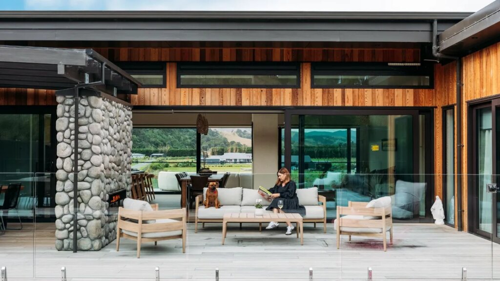 Au milieu des vignes : à l'intérieur de cette maison de campagne moderne et unique en son genre