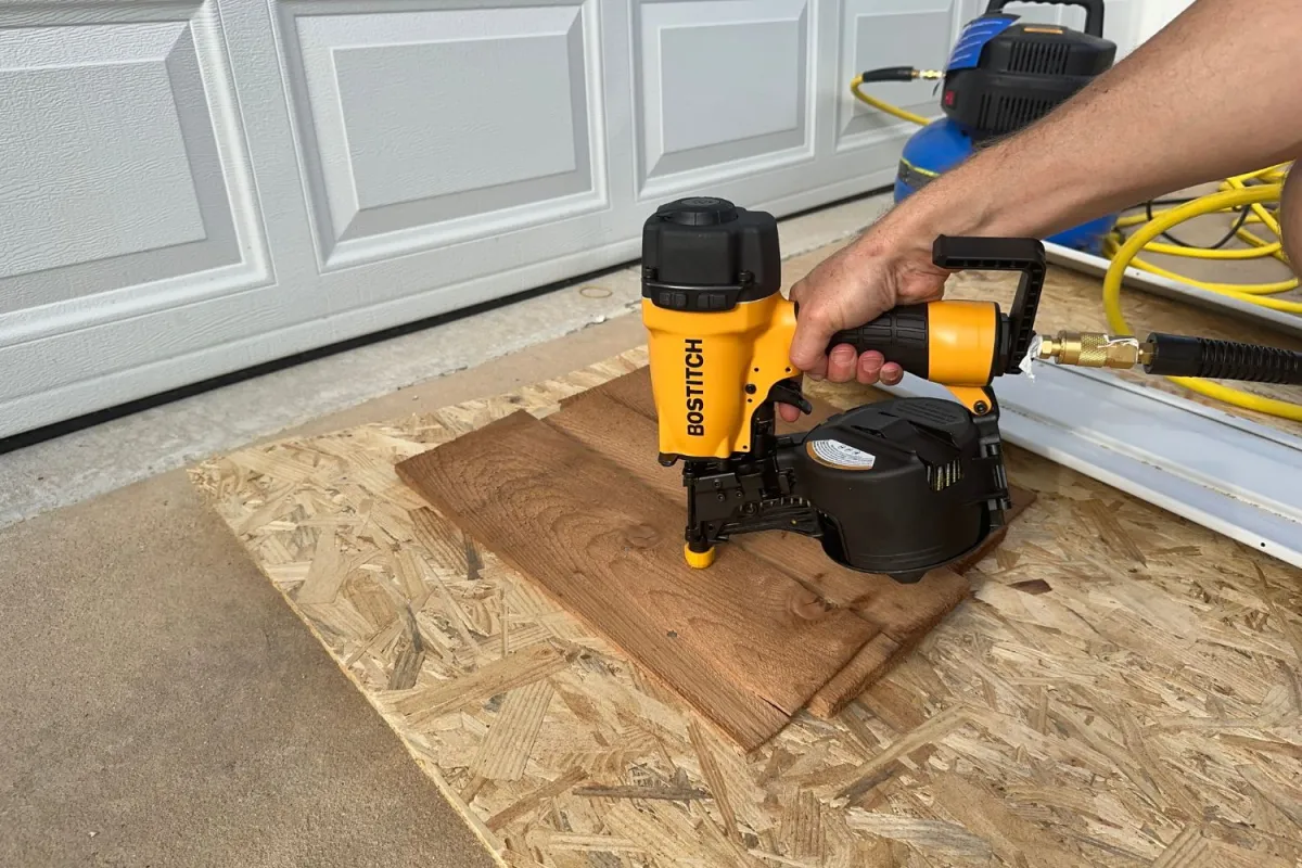 Bostitch Smart Point 18 GA Brad Nailer Kit and Nails