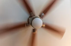 Un seul réglage du ventilateur de plafond pour réduire vos factures d&rsquo;énergie