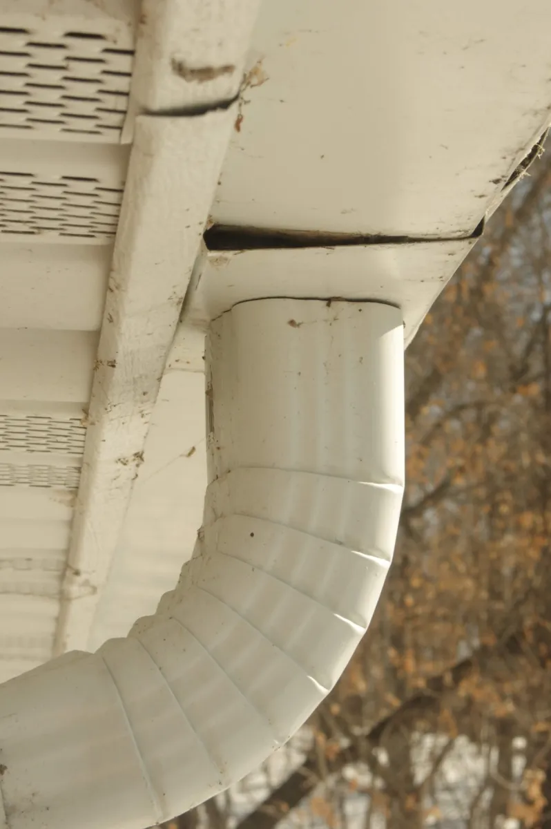 A gutter joint pulling away from gutter causing leaks.