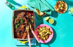 Côtes levées de bœuf Birria avec salsa d&rsquo;ananas carbonisé